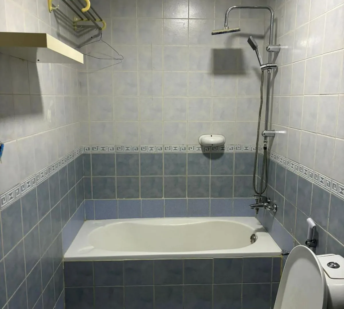 民宿 Furnished Bedroom With Attached Bath In Villa In 沙迦 阿拉伯联合酋长国