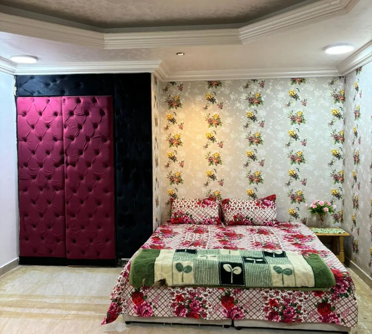 民宿 Furnished Bedroom With Attached Bath In Villa In 沙迦
